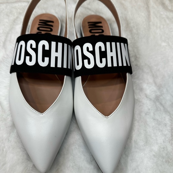 Moschino Shoes - Moschino White and Black Flats-Leather Slingback Flat
WHITE CALF / 39